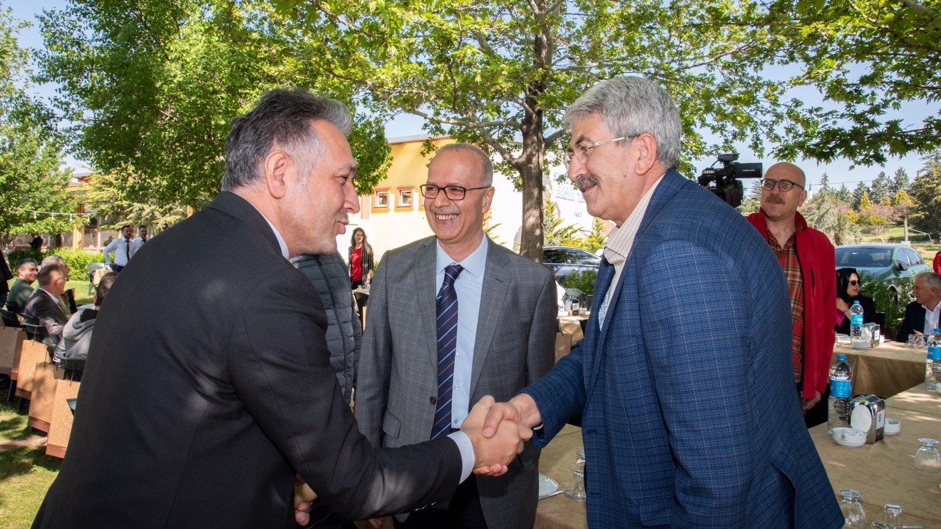 Rektör Prof. Dr. Aksoy, basın mensupları ile bir araya geldi